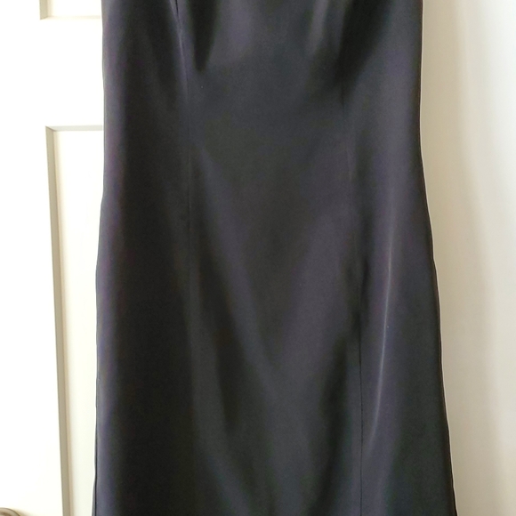 Dress - Picture 8 of 8